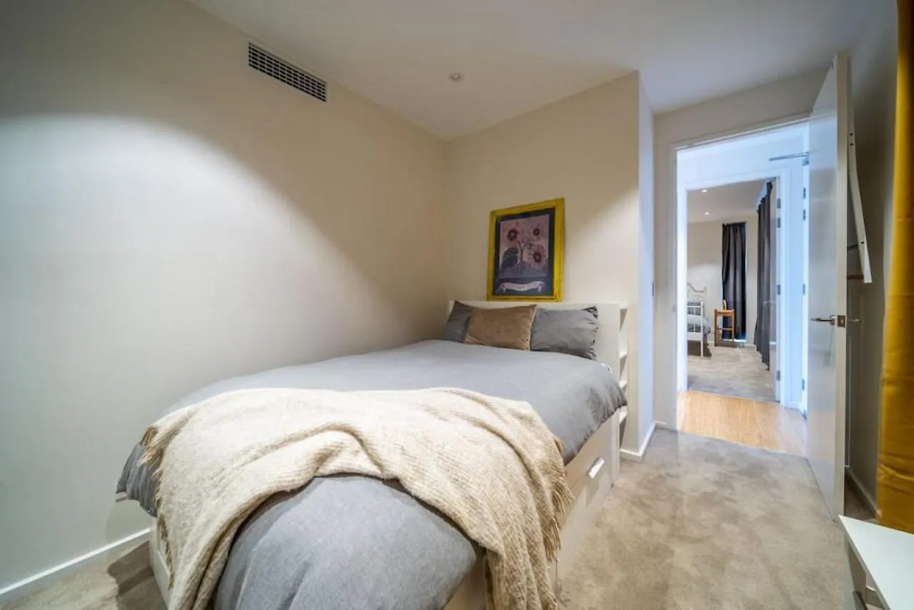 Spark Penthouse The Aria Apartments With Carpark Adelaide